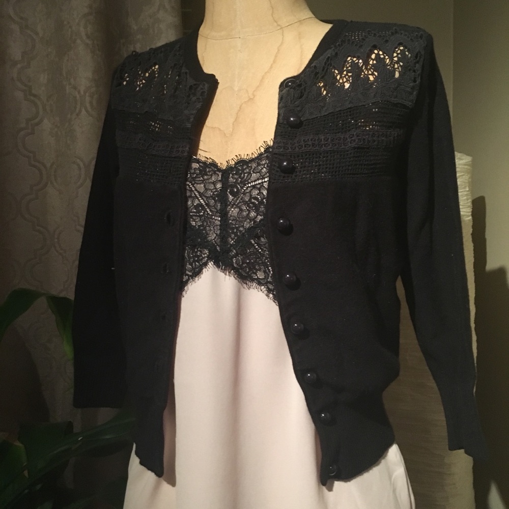 EUC Unbranded Black Lace Cropped Cardigan Sz Small